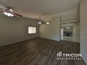 5033 Golfridge Dr in Las Vegas, NV - Building Photo - Building Photo