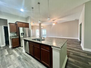 3020 Crown Creek Cir in Crestview, FL - Building Photo - Building Photo