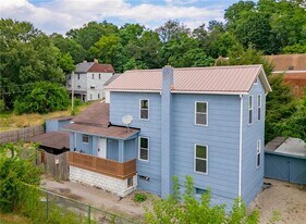 305 1/2 E Lutton St in New Castle, PA - Building Photo