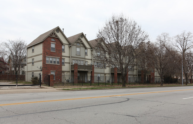 Squire Park Townhomes in Kansas City, MO - Building Photo - Building Photo