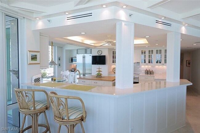 property at 4651 Gulf Shore Blvd N