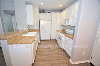 290 Riverdale Ct in Camarillo, CA - Building Photo - Building Photo