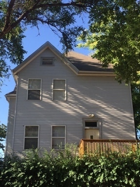 property at 2915 Jackson St