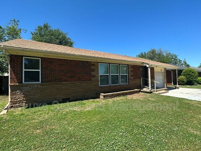 2119 Murray Dr in Midwest City, OK - Building Photo - Building Photo