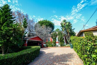 703 Manzanita Ave in Sierra Madre, CA - Building Photo - Building Photo