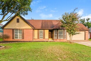 6935 Amanda Dr N in Olive Branch, MS - Building Photo