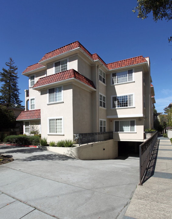 550 El Camino Real in Burlingame, CA - Building Photo