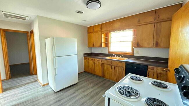 112 Eggers St-Unit -A in Campbellsville, KY - Foto de edificio - Building Photo