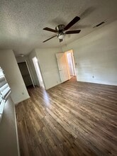 1359 Dove St in Los Banos, CA - Building Photo - Building Photo