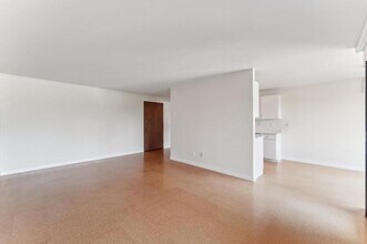 7021 Sand Point Way NE in Seattle, WA - Building Photo - Building Photo