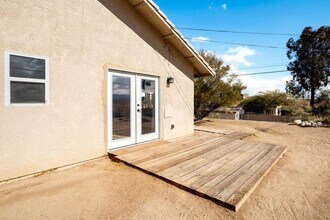 6427 Palo Alto Ave in Yucca Valley, CA - Foto de edificio - Building Photo