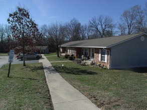 Montgomery City II Apartments in Montgomery City, MO - Building Photo - Building Photo