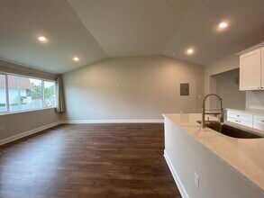 145 S Halifax Ave, Unit 2 in Daytona Beach, FL - Building Photo - Building Photo