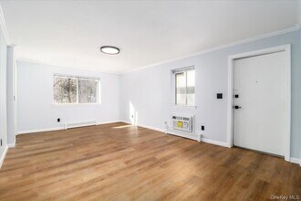 615 Fox Run Ln in Carmel, NY - Foto de edificio - Building Photo