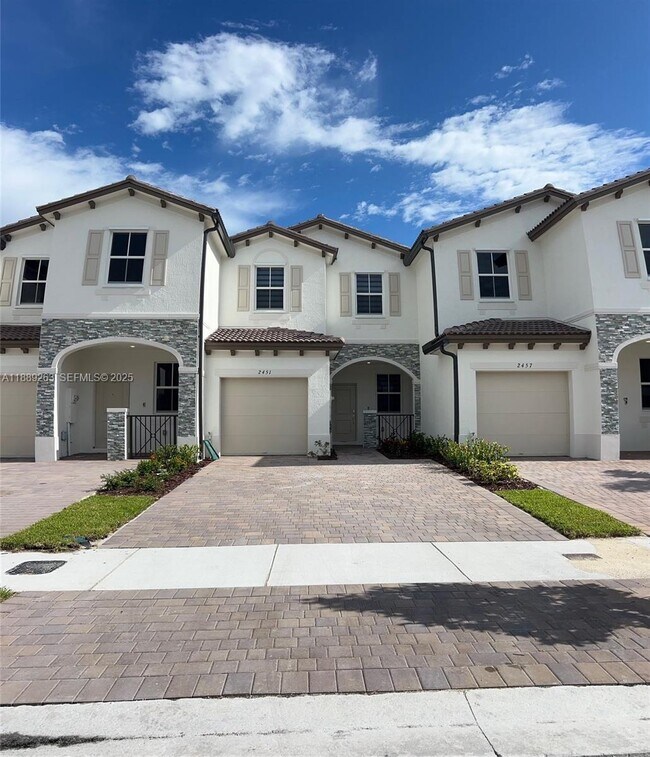 property at 2451 SE 28th St