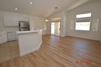 7036 Bodega Point Ct in Las Vegas, NV - Building Photo - Building Photo