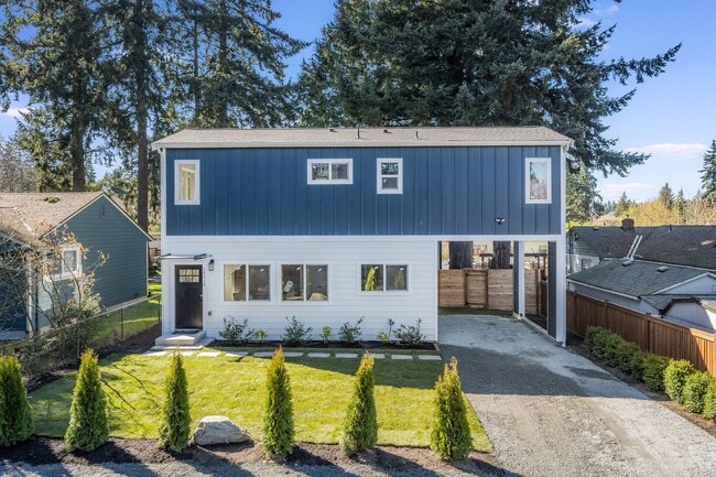 property at 14319 Courtland Pl N