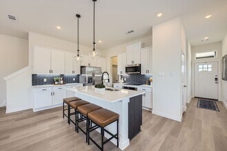 201 Lily Pad Dr in Arlington, TX - Building Photo - Building Photo