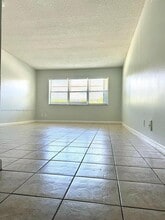 430 SE 2nd Ave in Deerfield Beach, FL - Building Photo - Building Photo