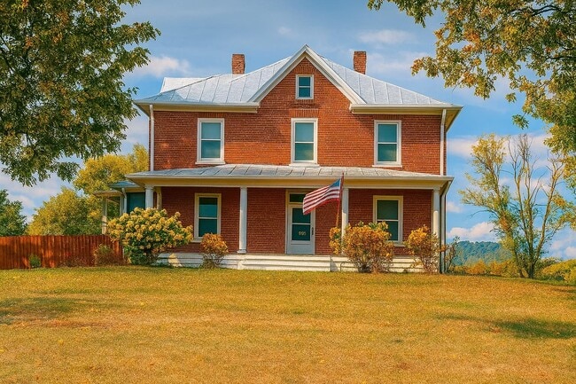3039 John Wayland Hwy in Dayton, VA - Building Photo - Building Photo