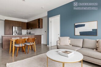 101 River Pk Dr in San Diego, CA - Building Photo - Building Photo
