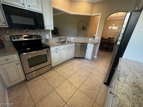 7850 Lake Sawgrass Loop in Ft. Myers, FL - Building Photo - Building Photo