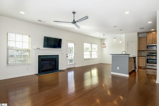 30 Irvington Dr in Greer, SC - Building Photo - Building Photo