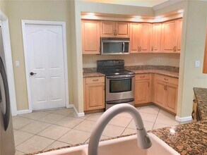 2005 Vilano Ave in North Port, FL - Building Photo - Building Photo