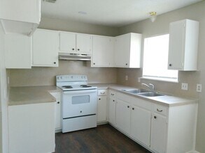 1710 Sun Beam Dr in Corpus Christi, TX - Building Photo - Building Photo
