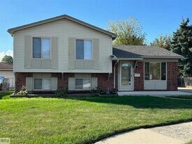 16460 Bowman St in Roseville, MI - Building Photo