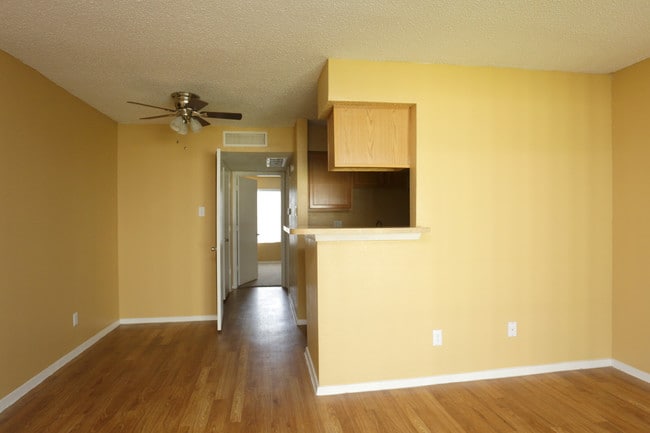 Driftwood Apartments - Galveston in Galveston, TX - Foto de edificio - Interior Photo