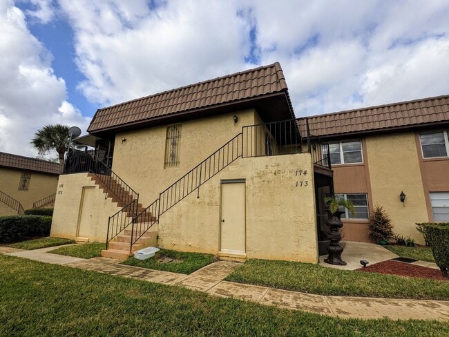 174 Windtree Ln in Winter Garden, FL - Foto de edificio - Building Photo