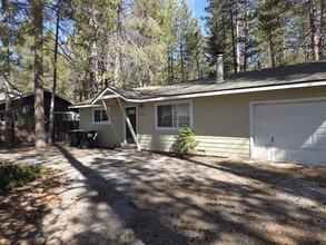 1463 Glenwood Way in South Lake Tahoe, CA - Building Photo - Building Photo