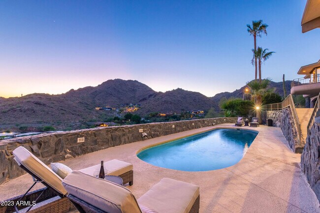 4002 E Lamar Rd in Paradise Valley, AZ - Building Photo - Building Photo