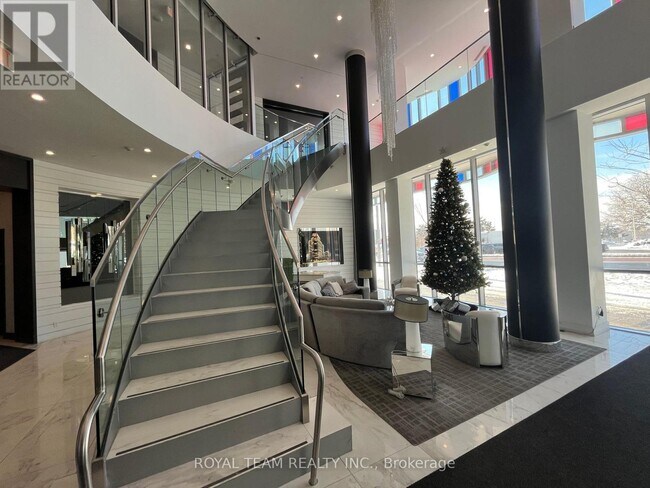 9471 Yonge St in Richmond Hill, ON - Building Photo - Building Photo