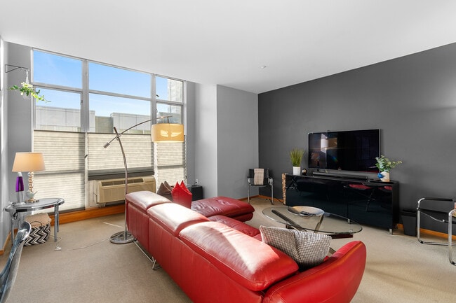 1125 NW 9th Ave, Unit 522 in Portland, OR - Building Photo - Building Photo