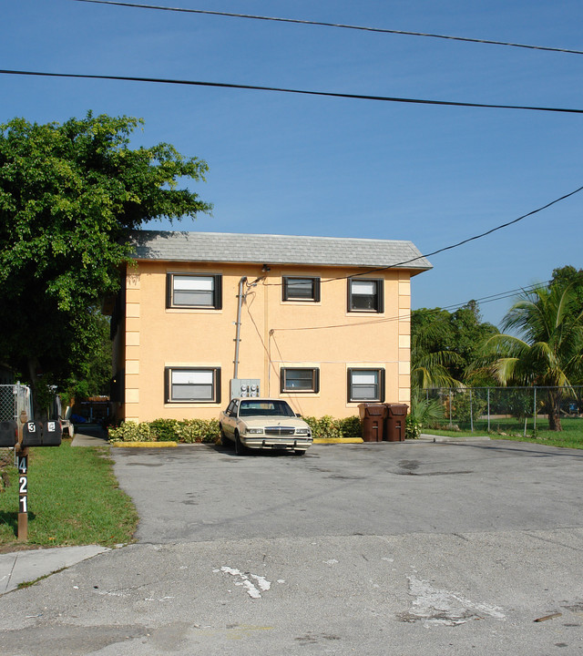 421 NW 7th Ter in Fort Lauderdale, FL - Building Photo