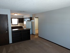948 Mission in Manhattan, KS - Building Photo - Building Photo