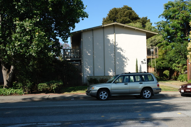 1508 South Claremont in San Mateo, CA - Building Photo - Building Photo