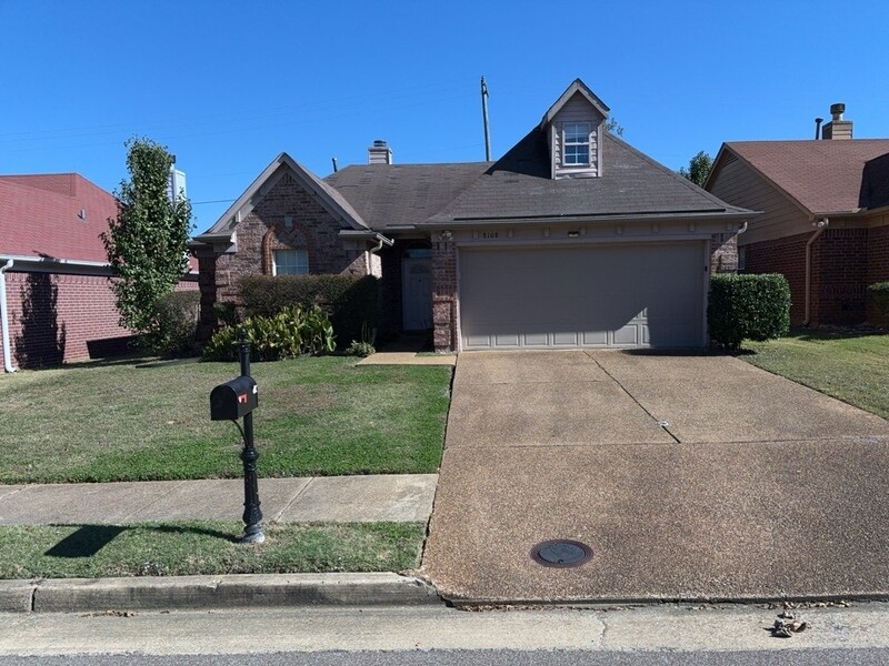 8108 Conridge Dr in Memphis, TN - Building Photo