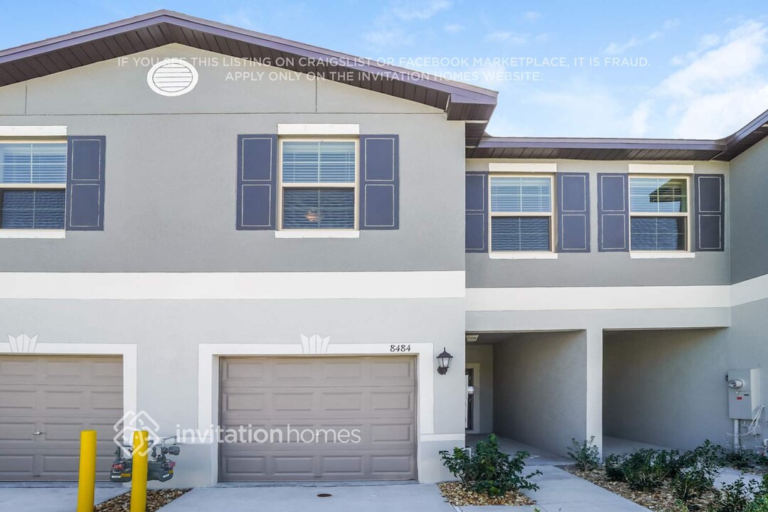 8484 Houndstooth Enclave Dr in New Port Richey, FL - Building Photo