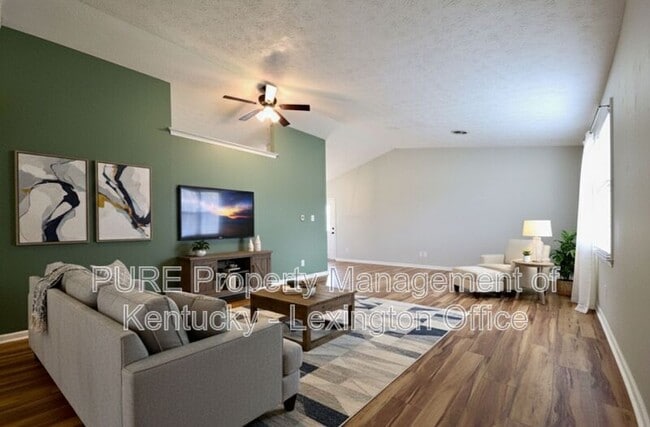 305 Williamsburg Dr in Nicholasville, KY - Building Photo - Building Photo