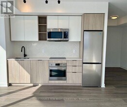 36-2536 Zorra St in Toronto, ON - Building Photo - Building Photo