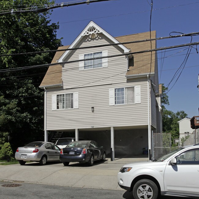 742 Willowbrook Rd in Staten Island, NY - Building Photo - Building Photo