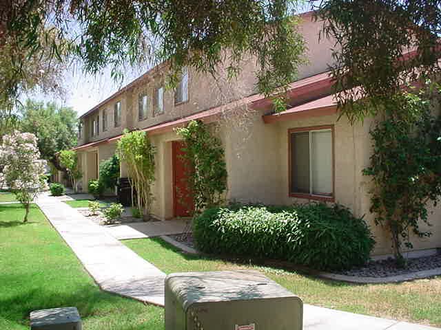 Camelot in Yuma, AZ - Building Photo - Building Photo