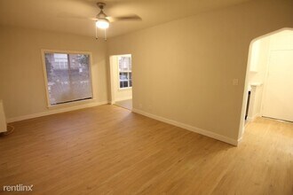 1317 N Bronson Ave in Los Angeles, CA - Foto de edificio - Building Photo