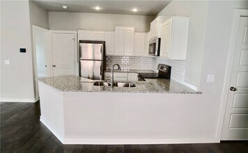 1690 N Izard Ln in Fayetteville, AR - Building Photo - Building Photo