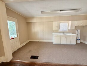 227 S Zetterower Ave in Statesboro, GA - Building Photo - Building Photo