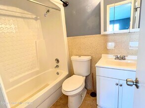 95 Lucas Rd in Merritt Island, FL - Foto de edificio - Building Photo