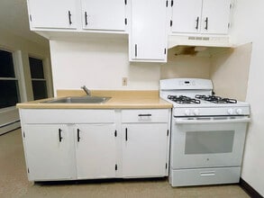 70 Washington St, Unit 1 in Central Falls, RI - Building Photo - Building Photo